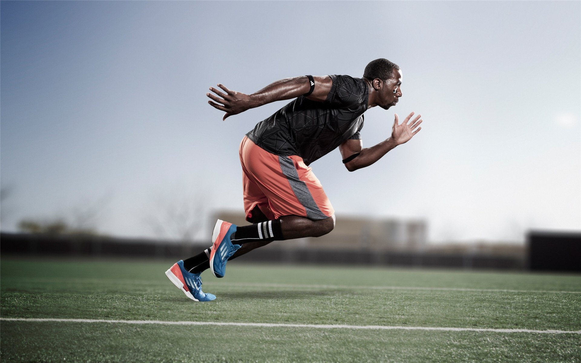 华体会体育网站入口-法兰克福边卫布朗转会风波不断，豪门球队关注不断，法兰克福到布鲁塞尔